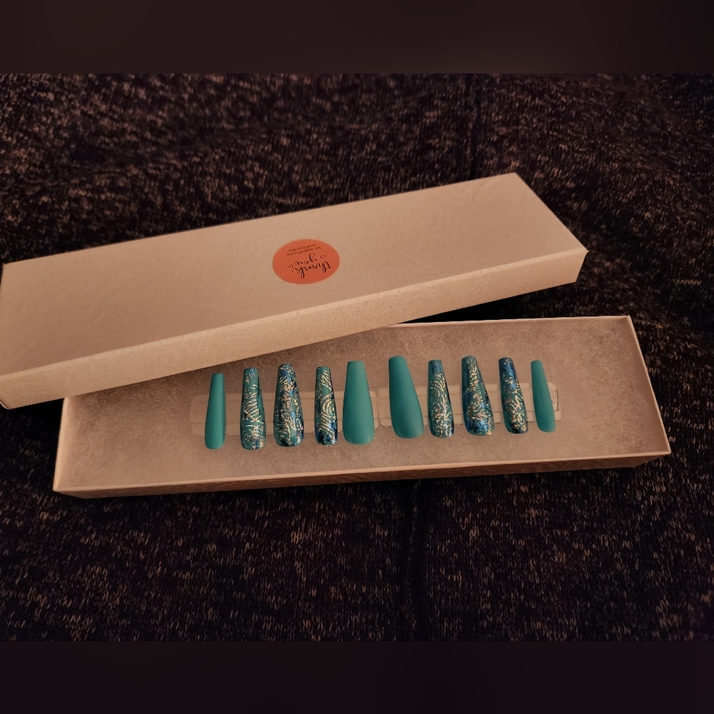 Teal and Blue Press-On Nails